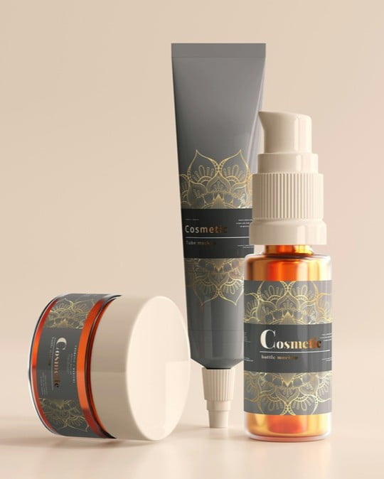 Comparison of 3D render and physical cosmetic packaging