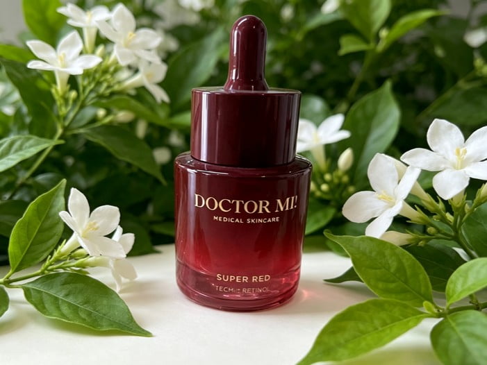 Cosmetic Packaging Metallic and Luxury Finishes