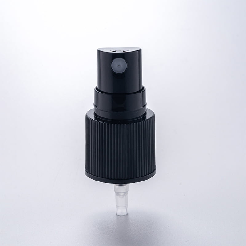 Dynamic display of fine mist sprayer dispensing uniform umbrella-shaped mist