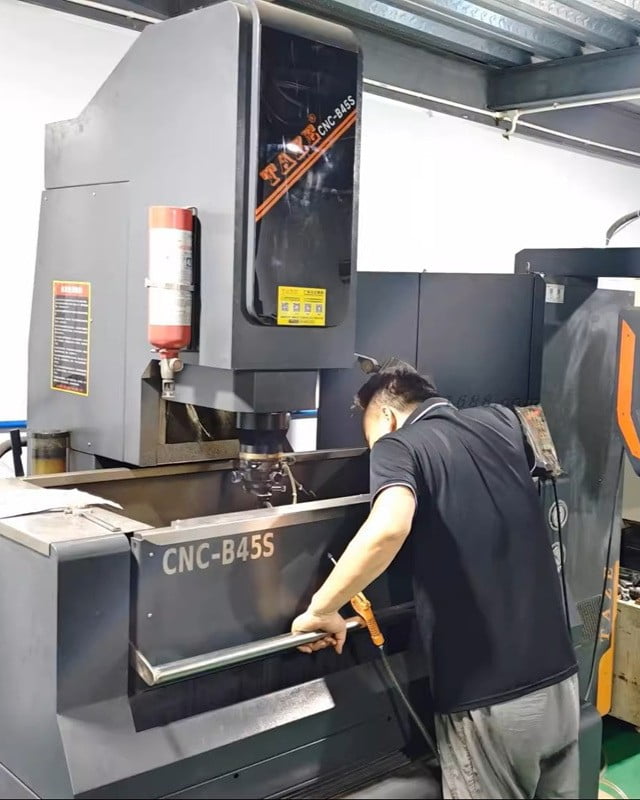 In-house Mold Development for Custom Cosmetic Bottles