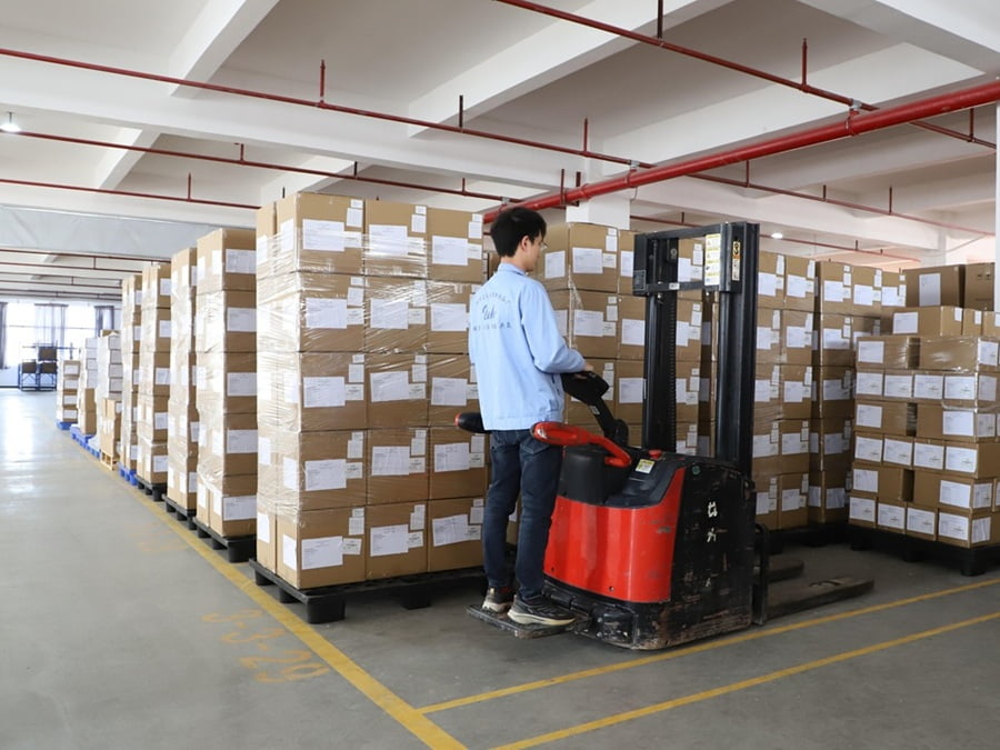 Large scale cosmetic packaging inventory