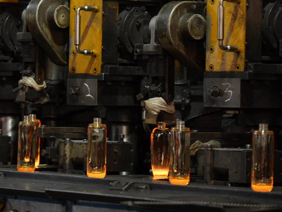 Precision glass IS forming molds for cosmetic heavy-base bottles