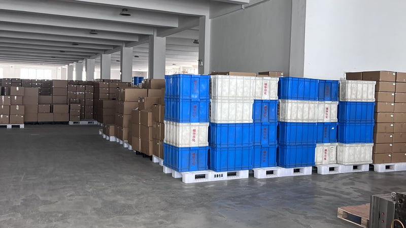 Robust Master Cartons & Palletizing