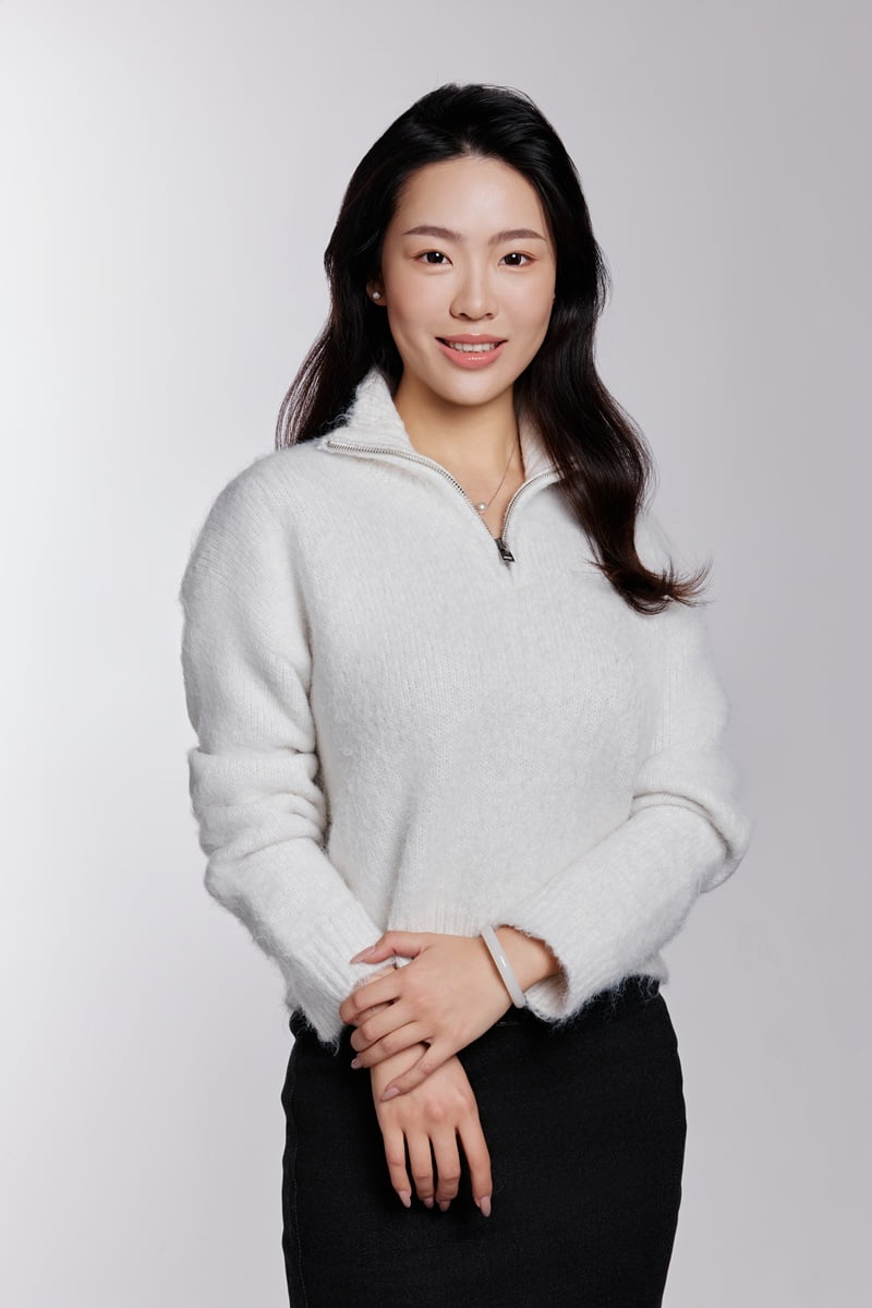 Sales Director for Fomalhaut Cosmetic Packaging